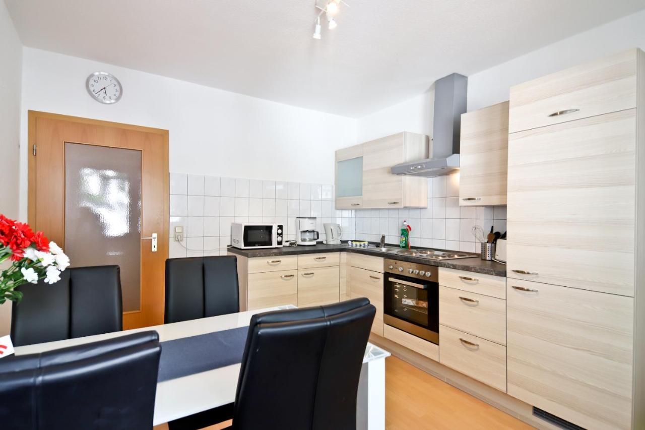 גלזנקירכן Top Ferienwohnung Veltins Arena מראה חיצוני תמונה